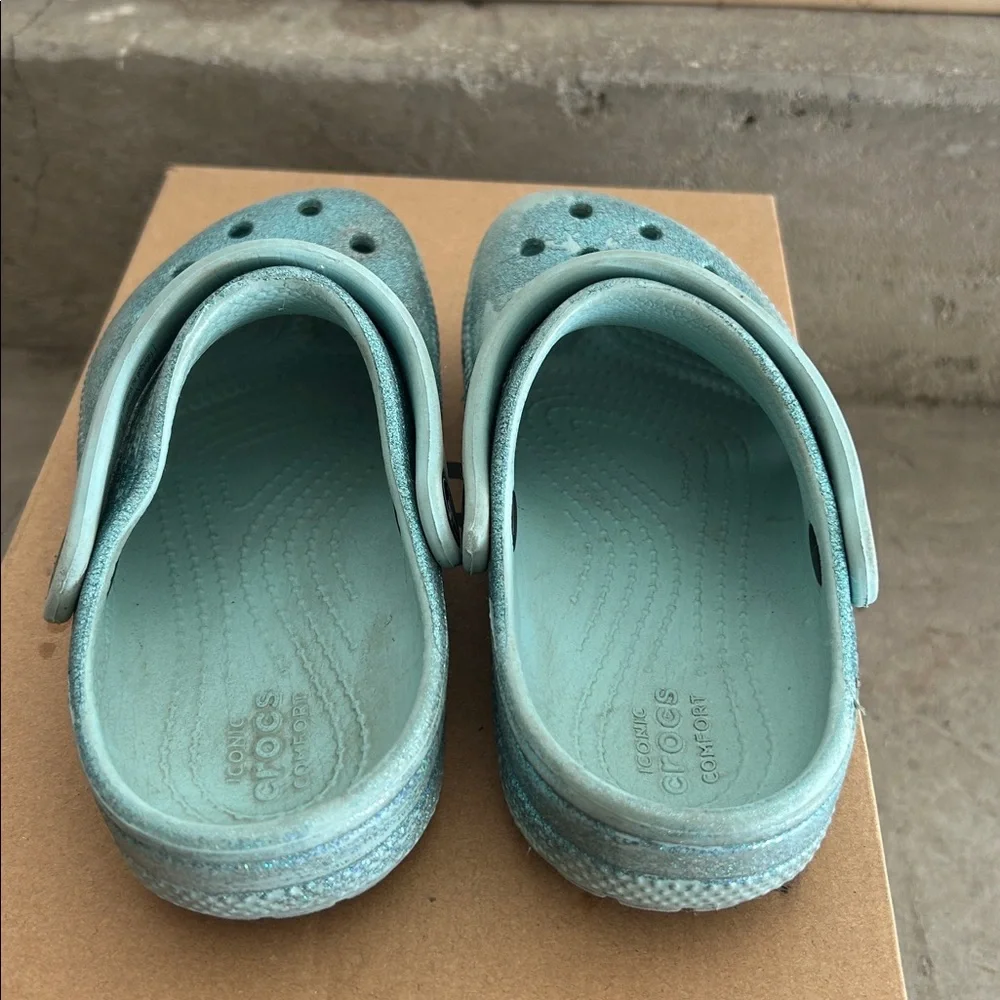 Kids Girls Crocs Shoes Slippers size C11 Used